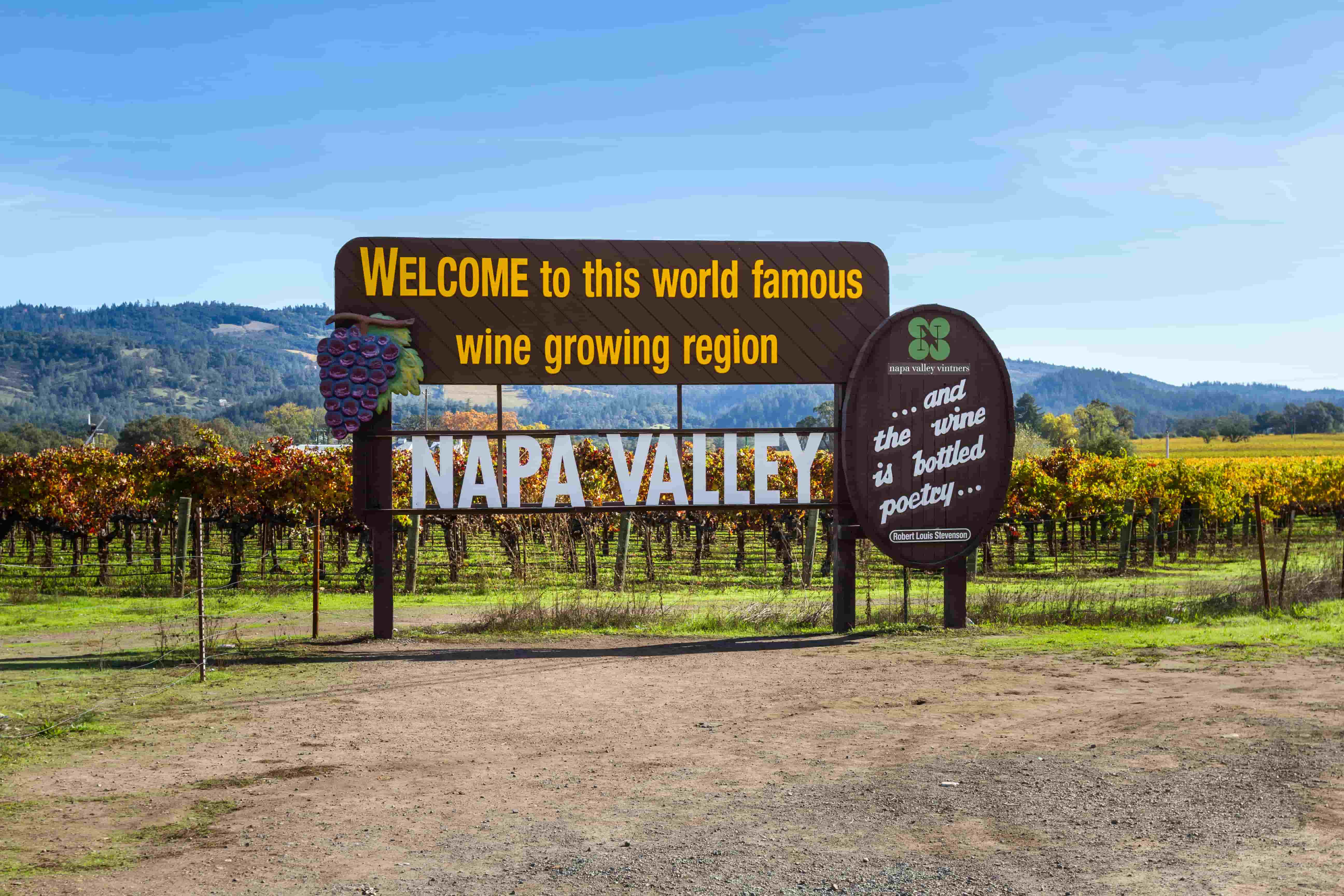攝圖網_502542472_納帕谷歡迎標志的景色（企業商用）-tuya.jpg